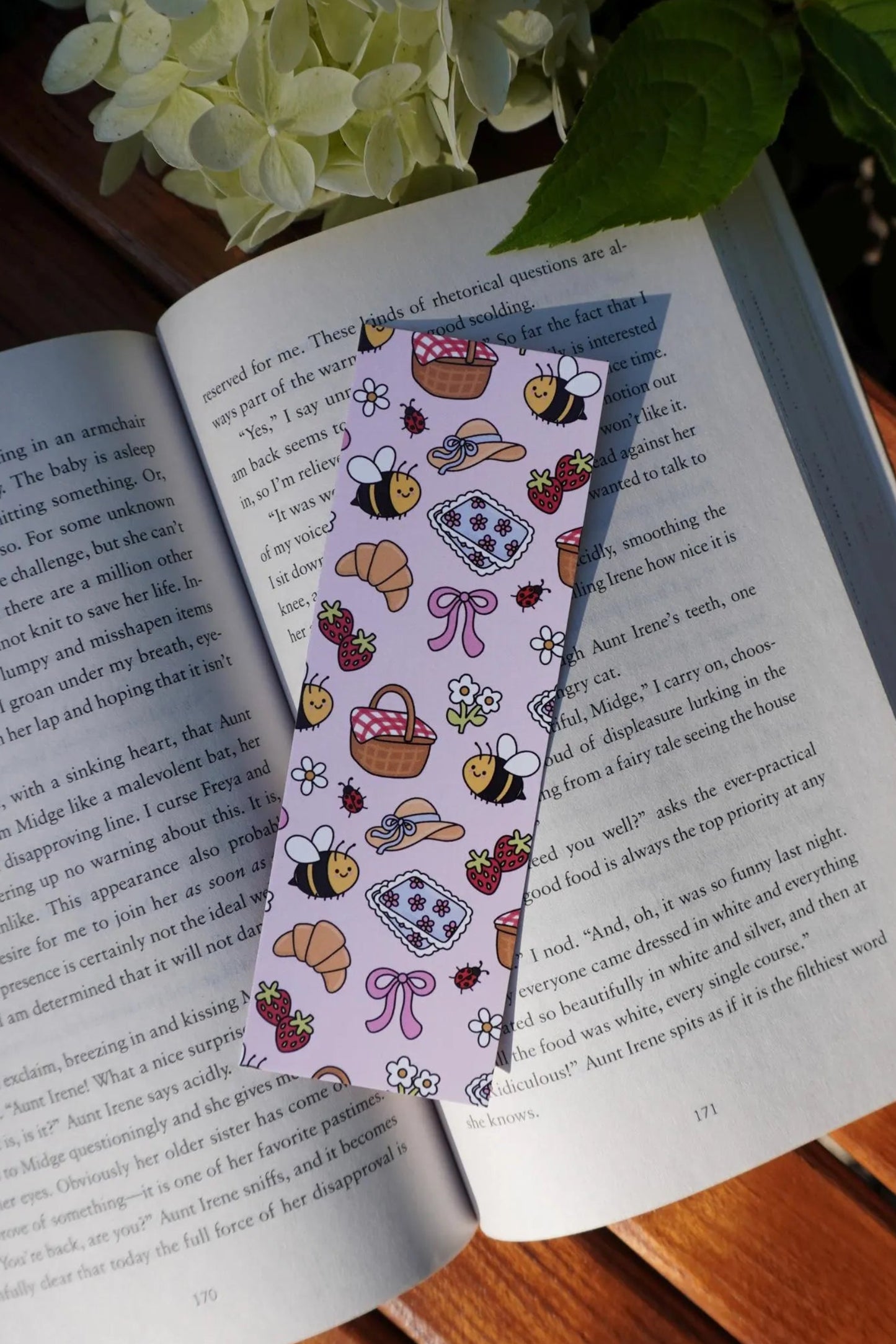 Summer Picnic Bee Pattern Bookmark