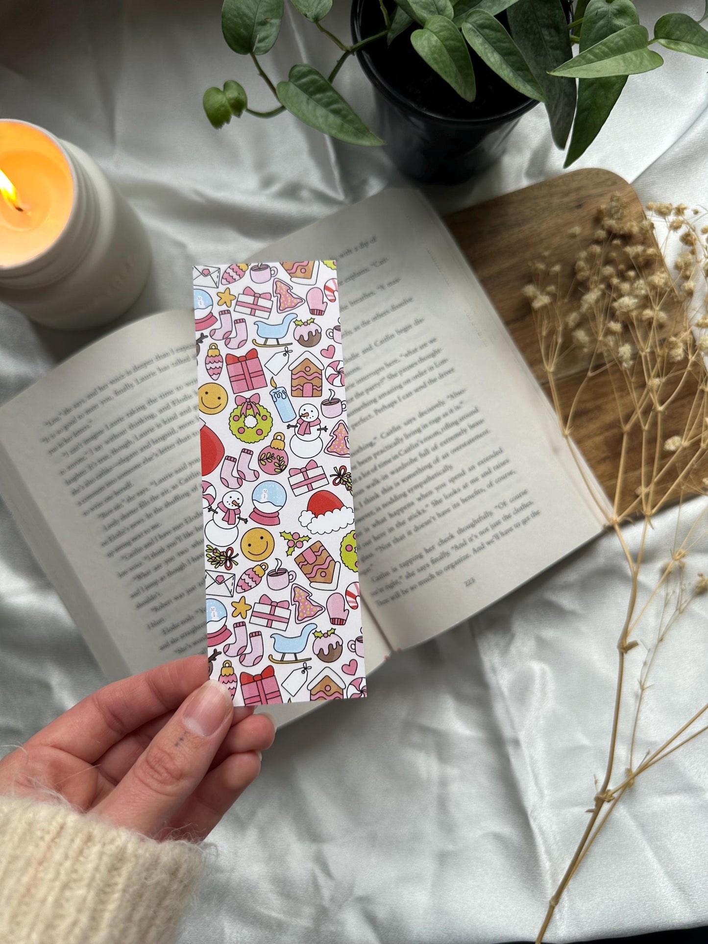 Cozy Holiday Pattern Bookmark