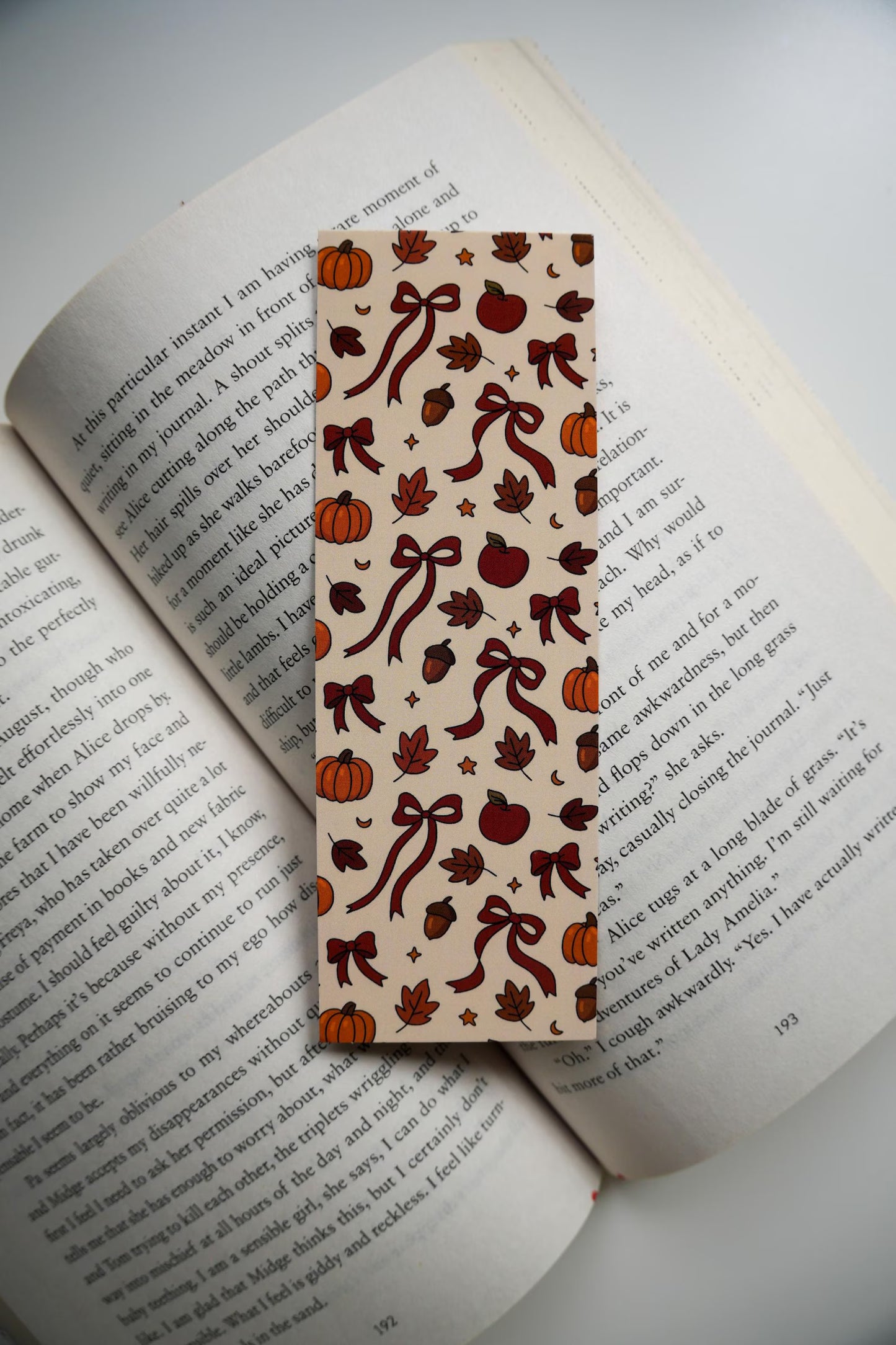 Red Bow Fall Pattern Bookmark